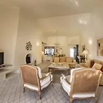 Villa Mng Elliott74