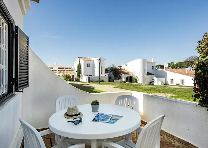 Mng Elliott74 Willa Vale do Lobo