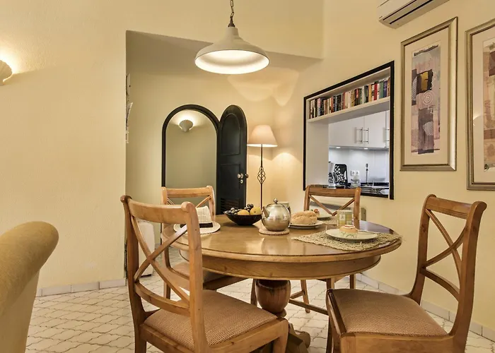 Mng Elliott74 Willa Vale do Lobo